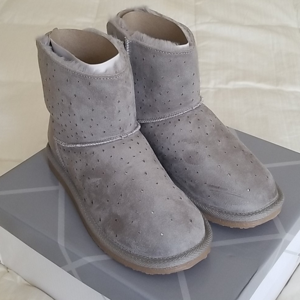 Xappeal Bichon boots Grey Size 6 NWT